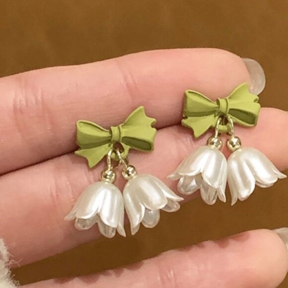 🔥2/$20 Flower Earrings S925 Silver Pin - Picture 3 of 7